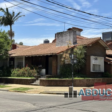 VENTA CASA 3 AMBIENTES  MALAVER ZONA PLAZA ALEM