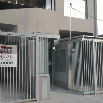 VENTA COCHERA  VILLA BALLESTER 