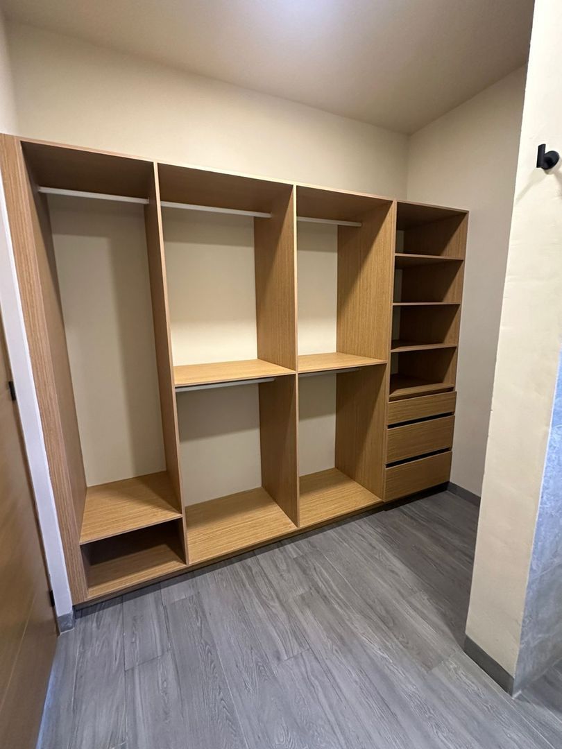 Closet.jpeg