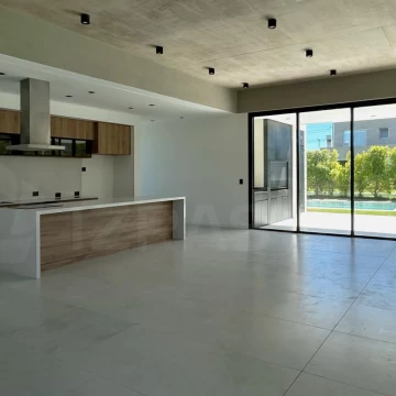 Casa moderna en venta en Nordelta, Barrio Las Tipas, 3/4 dormitorios