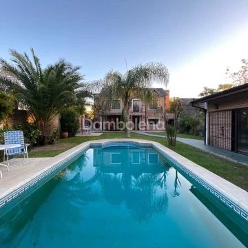Casa Venta en Esteban Bongiovanni 1100