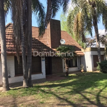 Casa Venta en Mariano y Luciano De La Vega 300