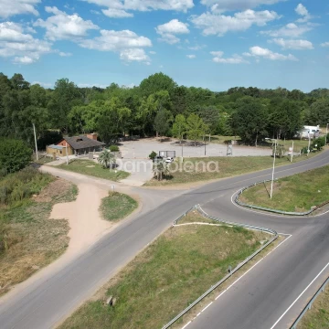 Local Venta en Colectora los Pinos 400