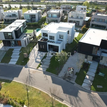 Casa Venta en Country Club Los Castaños -  Nordelta 300