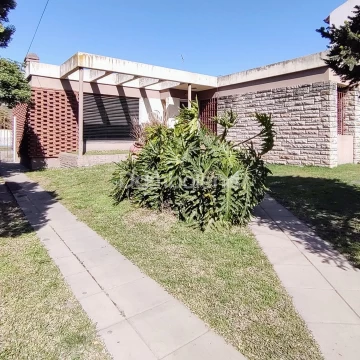 Casa Venta en 25 de Mayo 1400