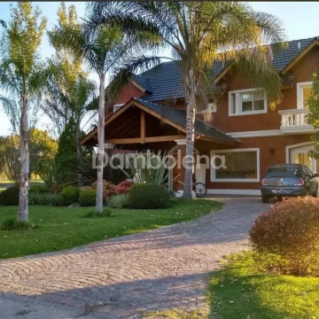 Casa Venta en Country Boca Ratón - Pilar