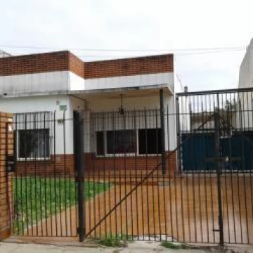 Venta de 2 Casas en un Lote de 433 m² Apto Crédito, Ideal Renta en Haedo