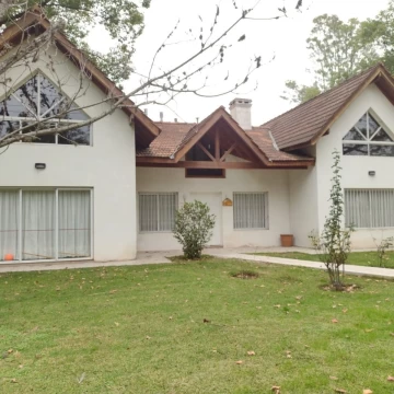 Casa Venta en La Garza 3200