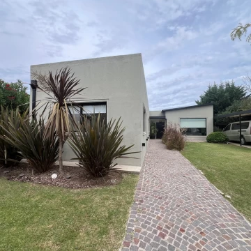 Casa Venta en Aristobulo del Valle 5100