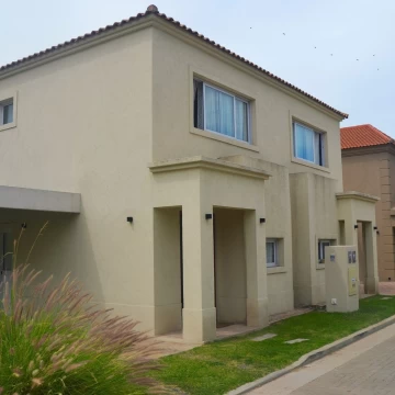 Casa Venta en saravi 2000