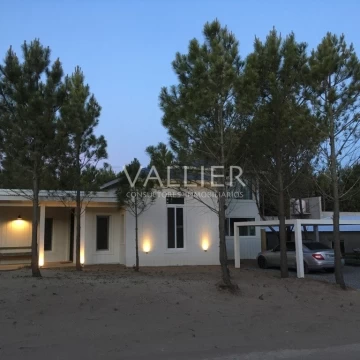 Casa Alq. Temporario en COSTA ESMERALDA - Maritimo 3 100