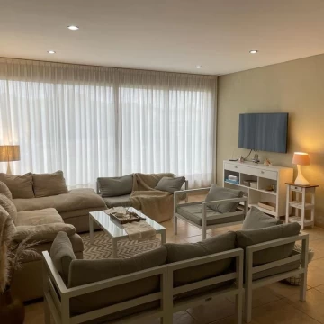 Casa Alq. Temporario en Costa Esmeralda - GOLF 1 100