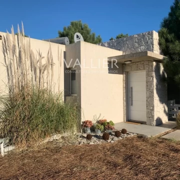 Casa Alq. Temporario en Costa Esmeralda - Ecuestre 1