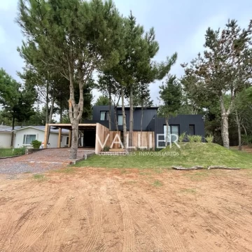 Casa Alq. Temporario en Costa Esmeralda Golf 200
