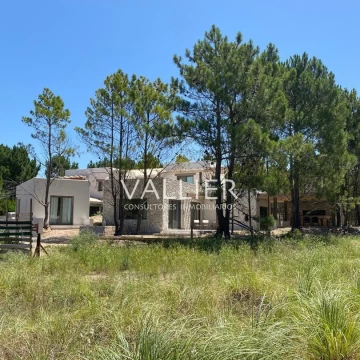 Casa Alq. Temporario en COSTA ESMERALDA - Maritimo 3 100