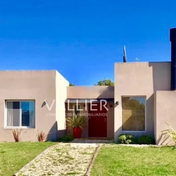 Casa Alq. Temporario en residencial 1 600