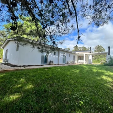 Casa Alq. Temporario en Deportiva - Costa Esmeralda 200