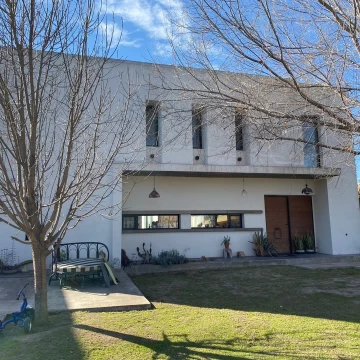 Casa Venta en Casa en Venta  en La Comarca Barrio Cerrado 100