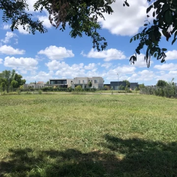 Terreno Venta en El Canton + Barrio Islas 100