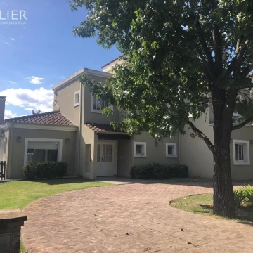 Casa Venta en Juan D. Peron 2500