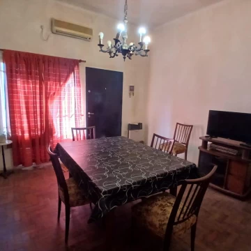 Casa - Terreno - Venta - 6 ambientes - Patio - Parrilla - Ideal desarrollador