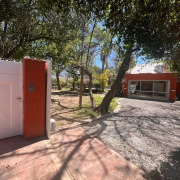 VENTA Casa 3 Dormitorios Estudio Pileta Villa Allende Golf