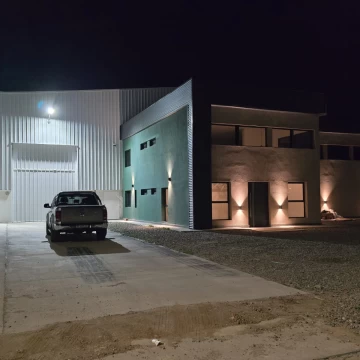 ECOPARQUE 900 M2 c/oficinas estrenar SEGURIDAD 24hs