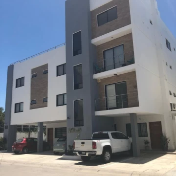Departamento en venta en Fraccionamiento Sábalo Country Club 2 Recámaras