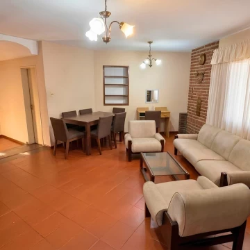 Casa 4 ambientes piscina departamento Ituzaingó norte