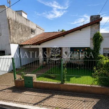 Casa 4 ambientes a la venta en Libertad, Merlo