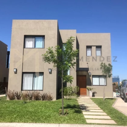 Casa Venta en Vila Marina, Villanueva 4300