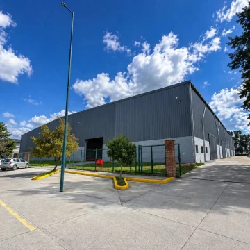 NAVE INDUSTRIAL EN POLO INDUSTRIAL EZEIZA - 6200 m² cubiertos - Lote 10.400 m²