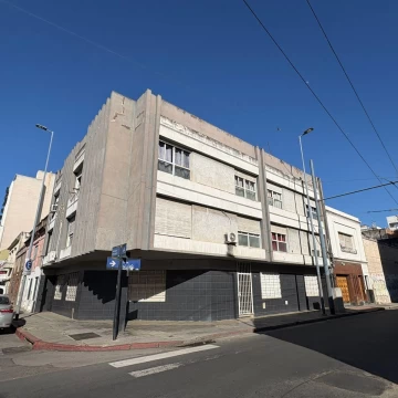 Departamento en Alquiler | 2 Dormitorios | Centro | Planta Baja con Patio | Cocina Separada