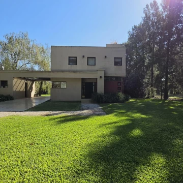 VENTA CASA CAMPOS DE ROCA 4 DORMITORIOS