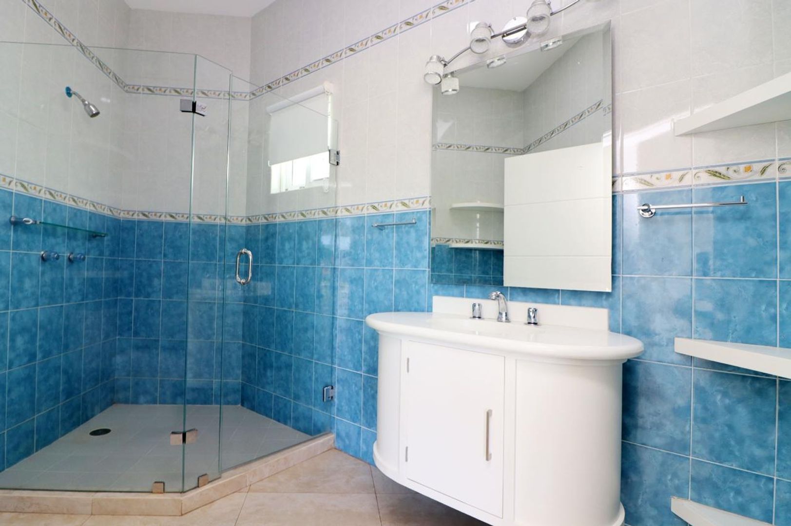 Baño completo 2.jpeg