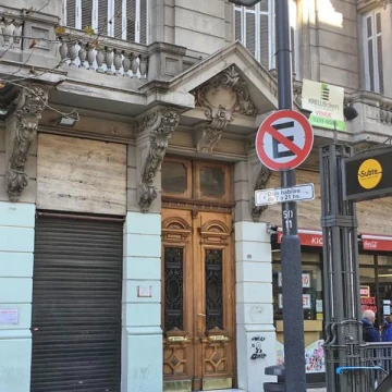 Oficina 200m2 sobre Av. de Mayo ACEPTA PERMUTA