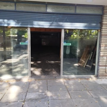Local de Gran Metraje en Lugones al 4400 - Oportunidad por Ubicación