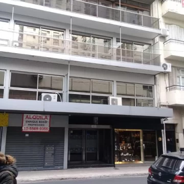 Plaza San Martín - 2 ambientes en edificio con seguridad