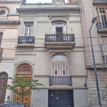 Impactante casa en Recoleta. Agüero y Mansilla