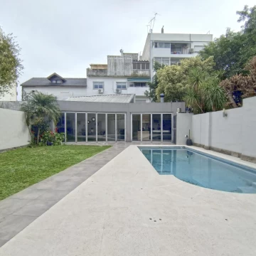 Impecable casa en venta en Villa del Parque de 5 dormitorios