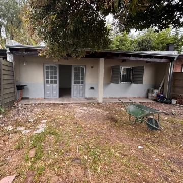 PH en alquiler, con garage y patio. 1 o 2 dorm. Los Hornos