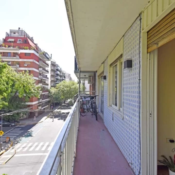 Departamo en Venta en Palermo, semipiso de 4 ambientes con  balcón y dependencias.