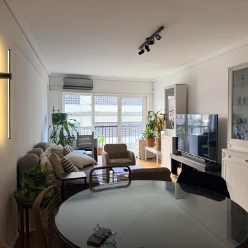 Venta Semipiso 3 ambientes con dependencia en Palermo con balcón