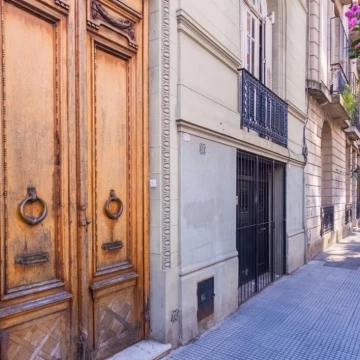 Magnífica casa de estilo ideal oficinas o desarrollo inmobiliario en Barrio Norte