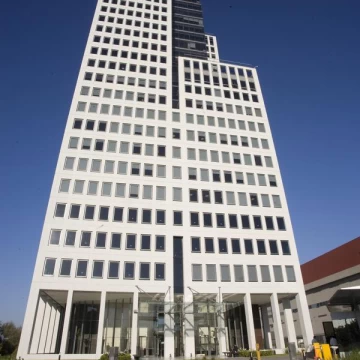 Oficina 580m² . 10 cocheras. Amoblada y equipada. Torre Intecons.
