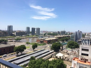 Venta departamento con balcón y amenities en Quartier Madero Urbano.