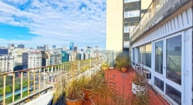 Alquiler Oficina duplex con terraza, despachos y sala de reuniones. Microcentro