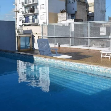 Venta departamento monoambiente con cochera, baulera, parrilla, SUM y pileta.