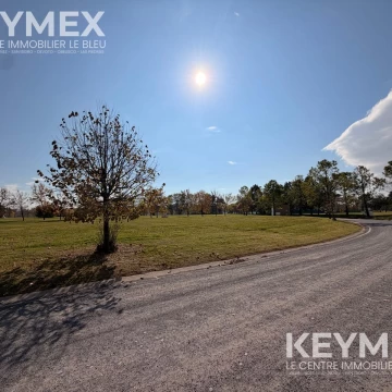 LOTE  CENTRAL  EN VENTA  AL GOLF