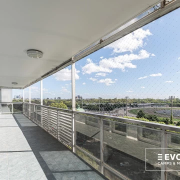 Venta Departamento 5 ambientes para refaccionar. Cochera y baulera.Palermo.